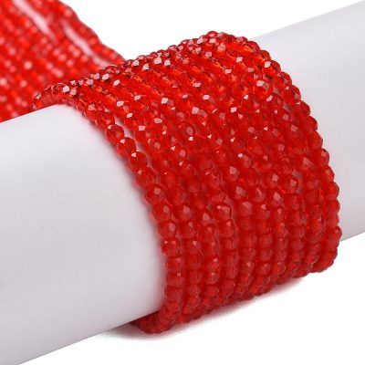 P03 red fasetterad glaspärla, rund 2mm
